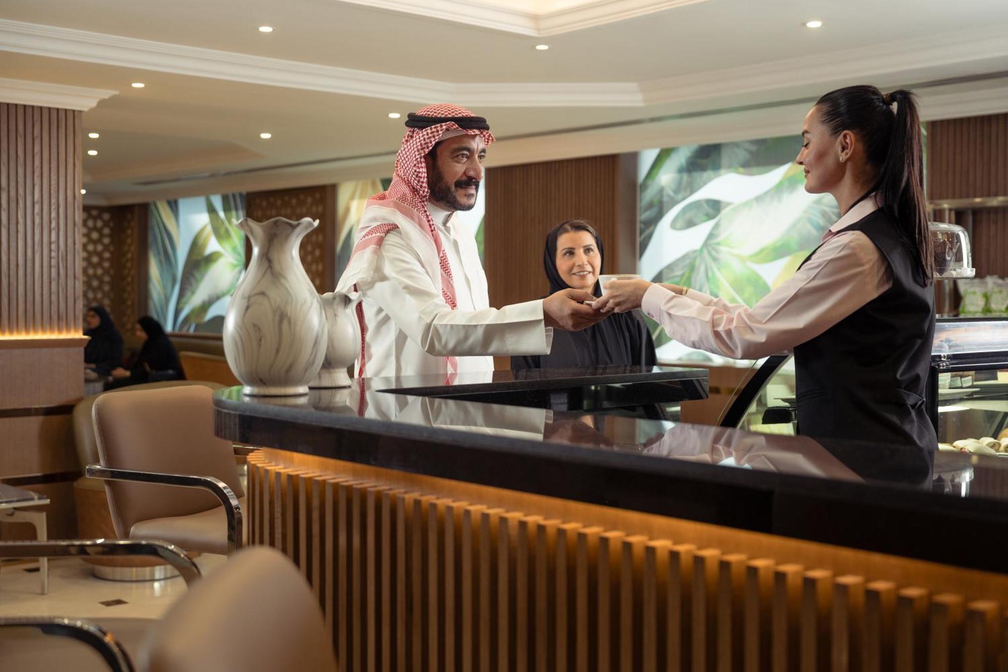 Golden Sands Suites Dubai Exterior photo